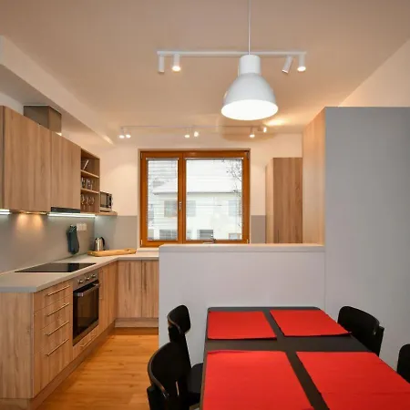 Apartment Efi Holzova 28