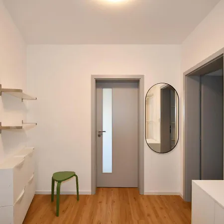 Efi Holzova 28 Apartment Brno