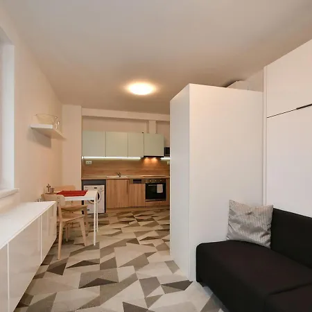 Efi Holzova 28 Apartment