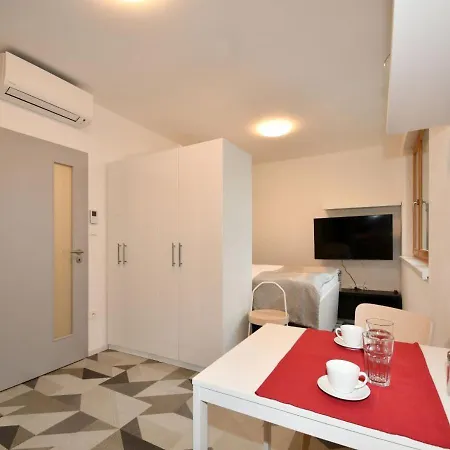 Apartment Efi Holzova 28 Brno
