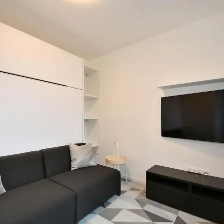 Efi Holzova 28 Apartment