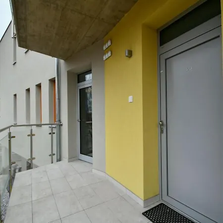 Efi Holzova 28 * Brno