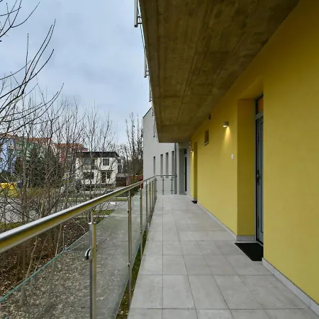 Apartment Efi Holzova 28