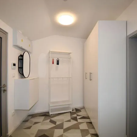 Efi Holzova 28 Apartment
