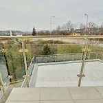 Apartment Efi Holzova 28 *