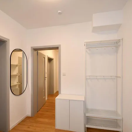 Appartement Efi Holzova 28 *