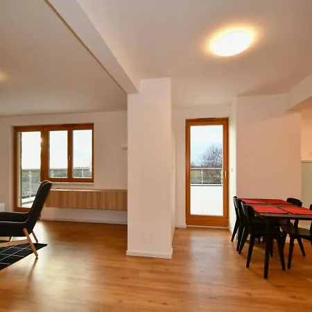 Efi Holzova 28 Appartement
