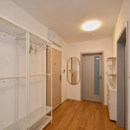 Efi Holzova 28 Appartement