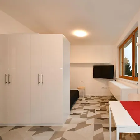 Appartement Efi Holzova 28
