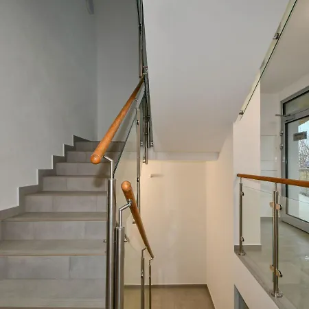 Apartman Efi Holzova 28 *