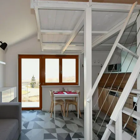 Efi Holzova 28 Appartement