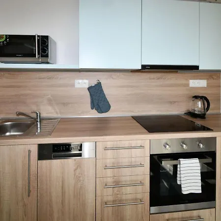 Efi Holzova 28 Appartement