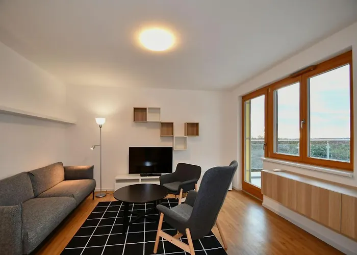 Efi Holzova 28 Apartman