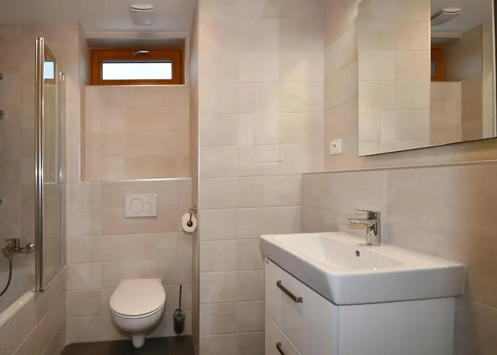 Apartman Efi Holzova 28 *