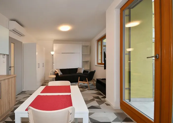 Apartman Efi Holzova 28